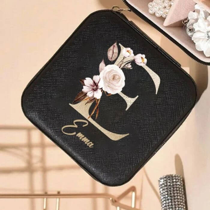 Personalized jewelry box with name and flowers - Black