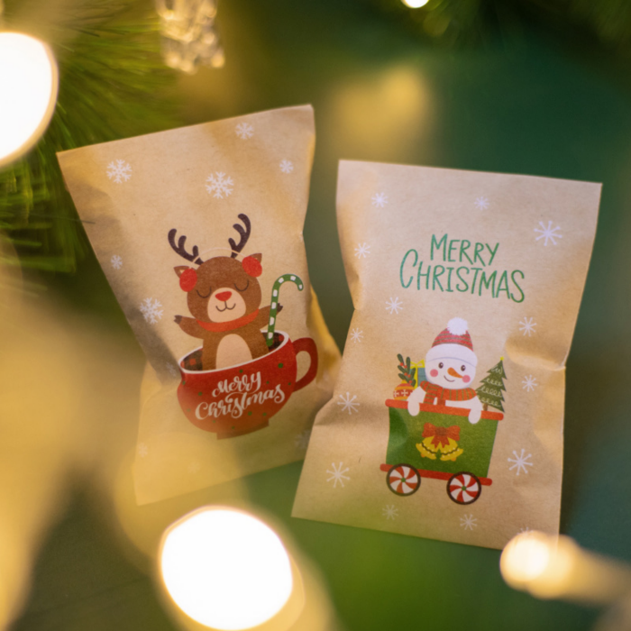 24 Petits Sachets kraft pour Noël avec autocollants