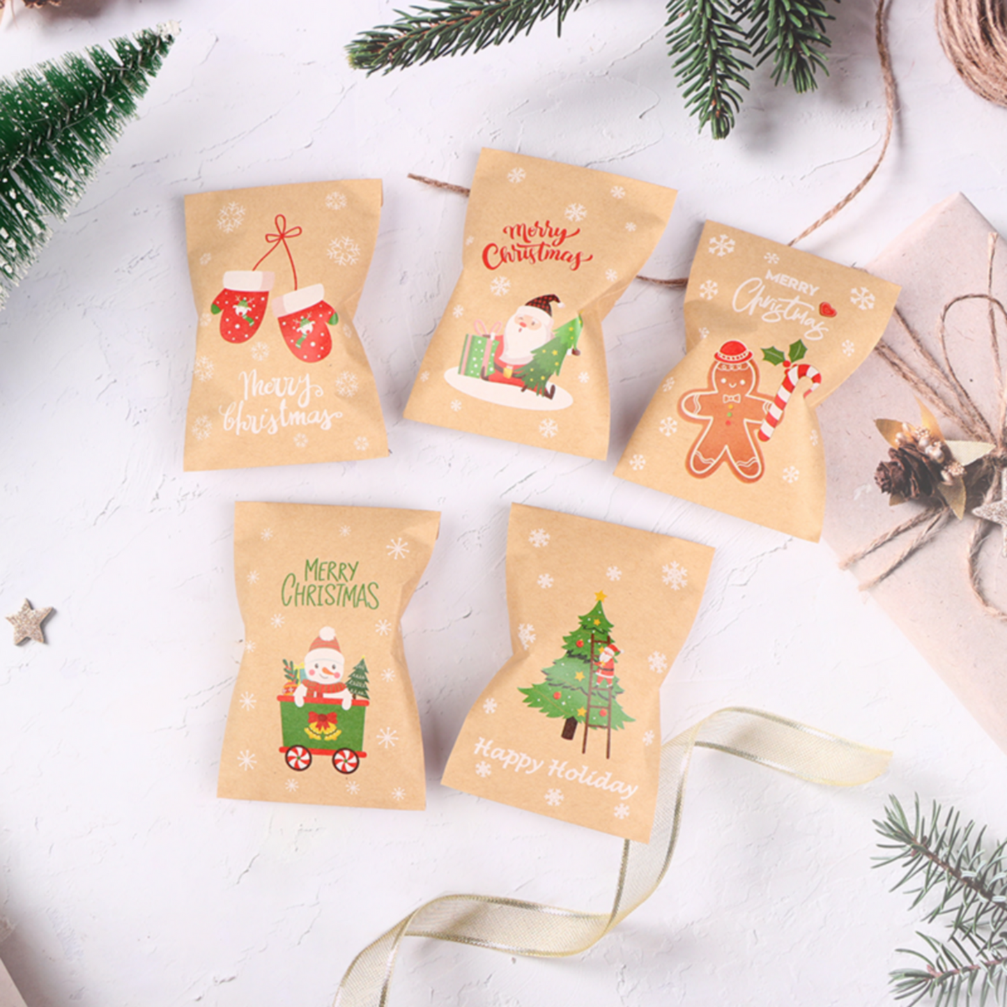 Set of 24 Christmas kraft paper bags with stickers