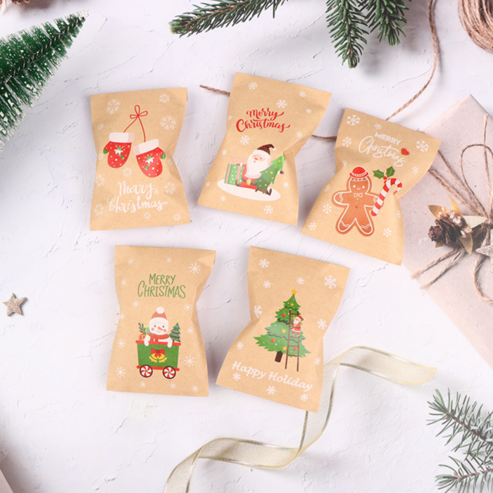 24 Petits Sachets kraft pour Noël avec autocollants