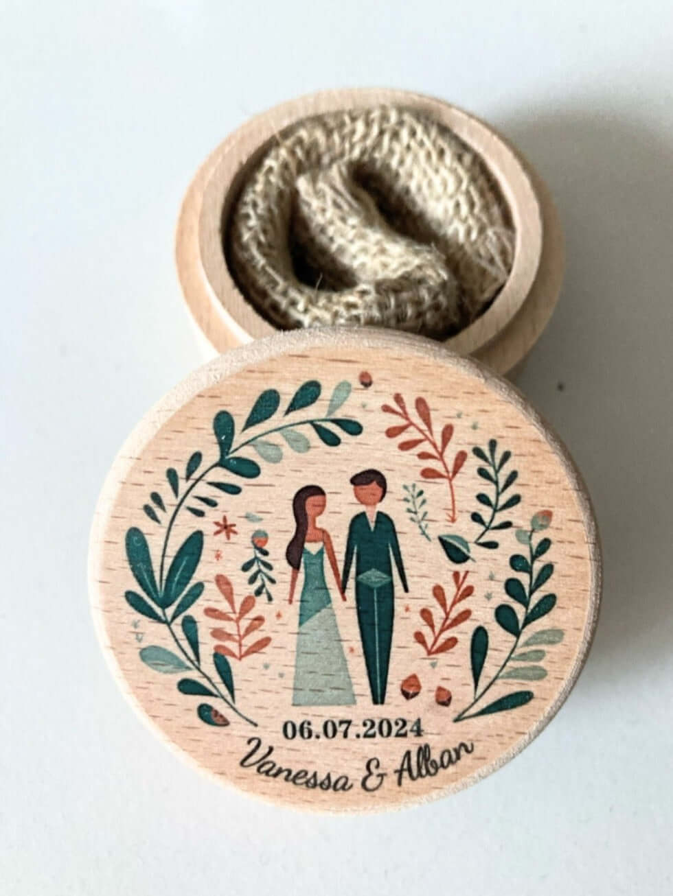 Personalized wooden wedding ring box - Foliage