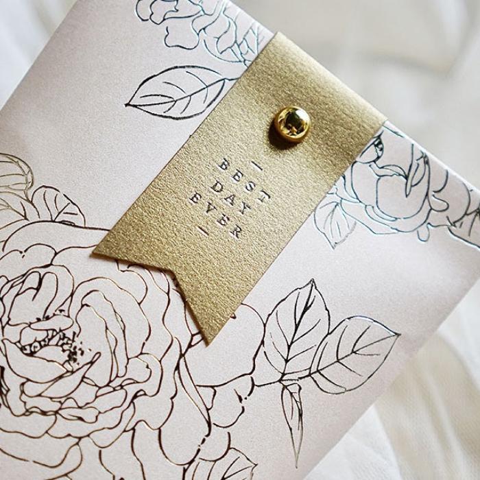 Boite à dragées mariage Best Day Ever couleur crème