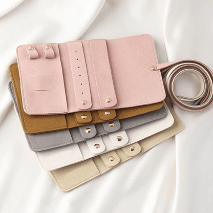 Pochette rangement bijoux voyage, rouleau en suédeine. Idée cadeau femme, anniversaire, fête des mères
