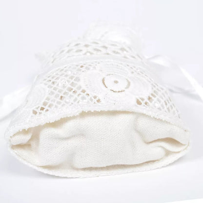 pochon dragées en dentelle et crochet pour mariage ou baptême