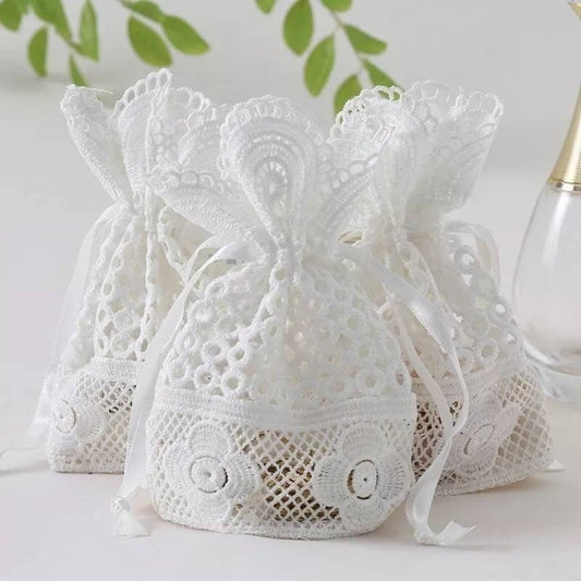 Sachets dragées dentelle et crochet - Pochons dragées mariage dentelle